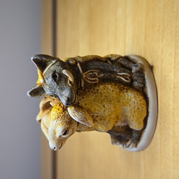 Harmony Kingdom "Mutton Chops" Sheep & Wolf Box Figurine - Picture 2 of 12